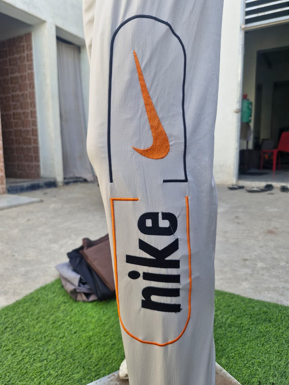 NIKE LOWER